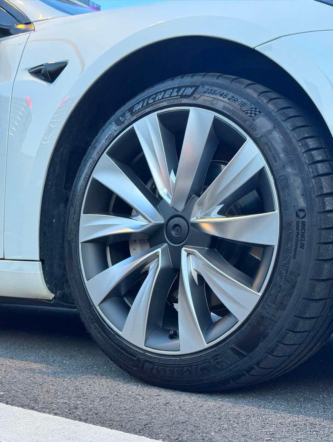 2018-2023 Tesla Model 3 18-Inch Full-Coverage Wheel Covers